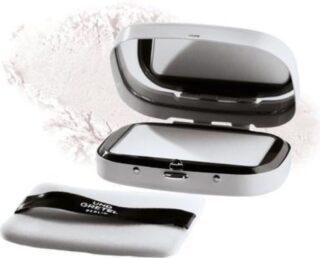 Und Gretel Ilge Translucent Compact Powder -Puuteri